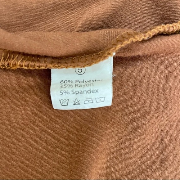 Hocus Pocus The Sanderson Squad Rust Graphic Shirt - Picture 8 of 9